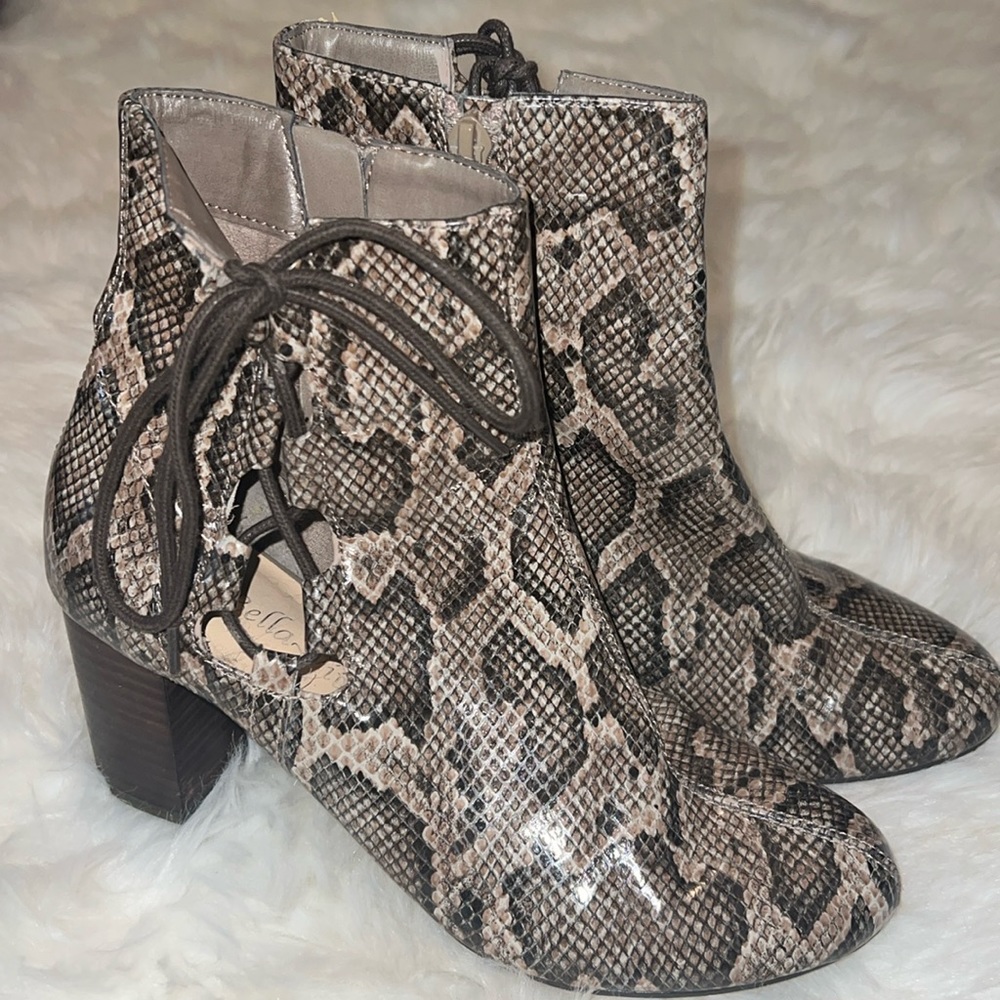 Bella Vita Womens Boots Snake Print Kirby Side Tie Ankle Bootie